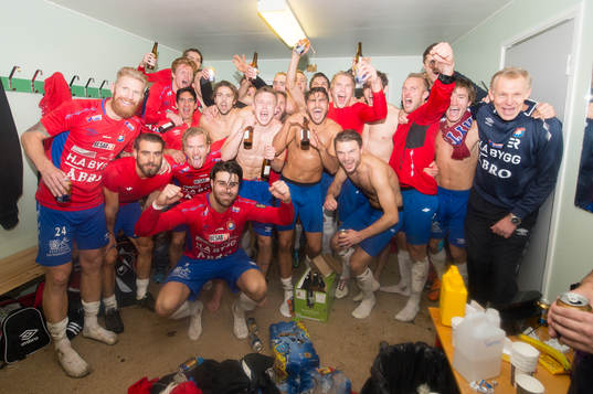 Bläddra bland fler bilder av Fotboll, Kval till Superettan, Mjällby - Örgryte