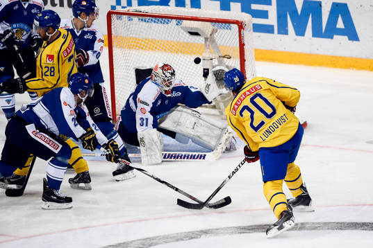 Bläddra bland fler bilder av Ishockey, Karjala Cup, Finland - Sverige