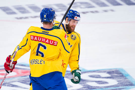 Sveriges Linus Omark jublar