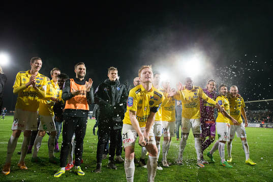 Falkenbergs spelare jublar