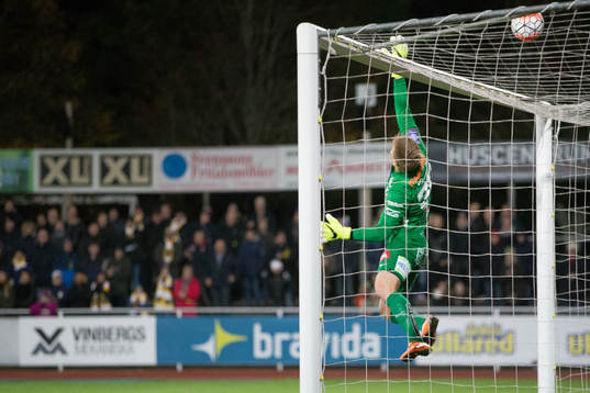 Sirius målvakt Lukas Jonsson