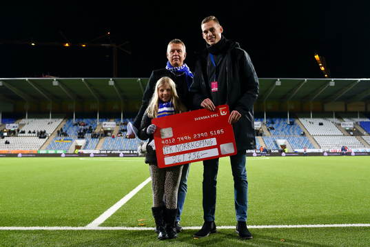 Norrköping tar emot check från Svenska Spel