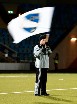Ungdom med flagga