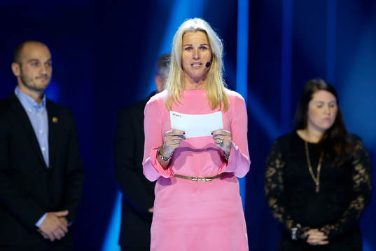 Yvonne Berg, EON, delar ut energipriset