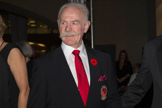 Lanny McDonald walks the red carpet