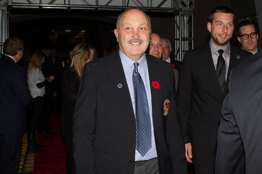 Bryan Trottier walks the red carpet