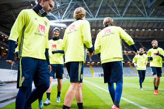 Sveriges Erik Johansson och Zlatan Ibrahimovic