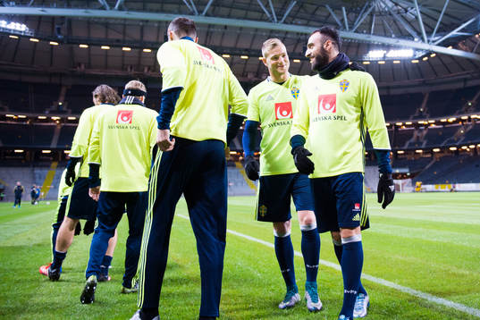 Sveriges John Guidetti kramar om Abdul Khalili