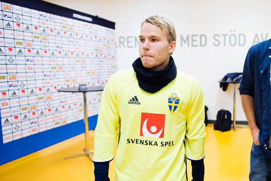 Sveriges Oscar Lewicki i mixed zone