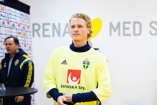 Sveriges Oscar Hiljemark i mixed zone