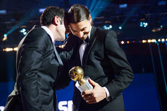 Luis Figo klappar om Zlatan Ibrahimovic