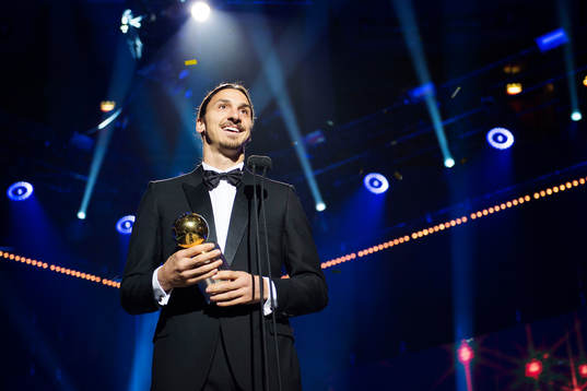 Zlatan Ibrahimovic med guldbollen