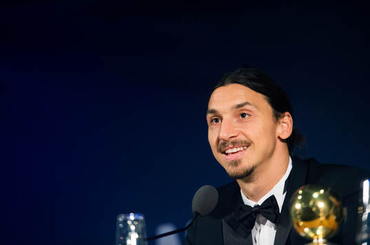 Zlatan Ibrahimovic deltar i en presskonferens