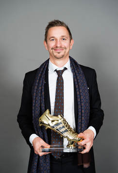 Fredrik Olsson, Jönköping, poserar med sitt pris för