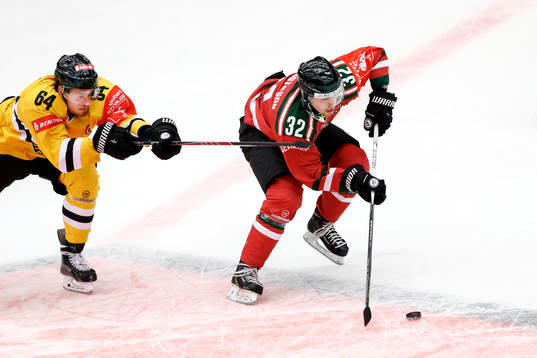 Litvinovs Ondrej Jurcik jagar Frölundas Lukas Bengtsson