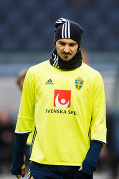 Zlatan Ibrahimovic grimaserar