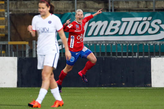 Örebros Sanna Talonen jublar