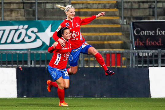Örebros Sanna Talonen jublar
