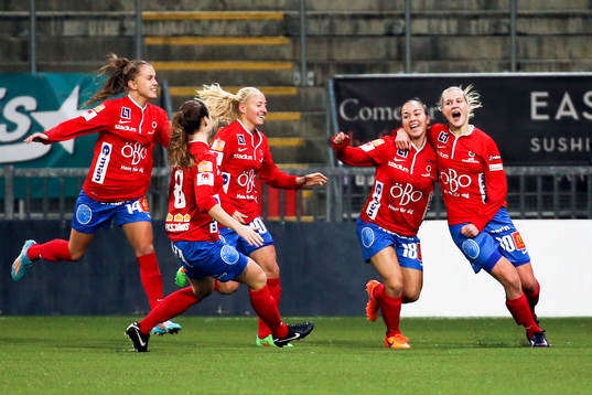 Örebros Sanna Talonen jublar