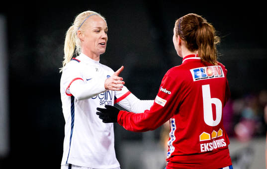 Paris SG Caroline Seger tackar KIF Örebro Marina