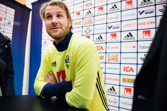 Ola Toivonen i mixed zone