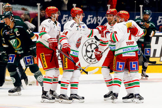 Modos Emil Pettersson jublar