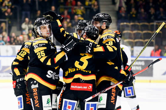 Skellefteås Niclas Burström jublar