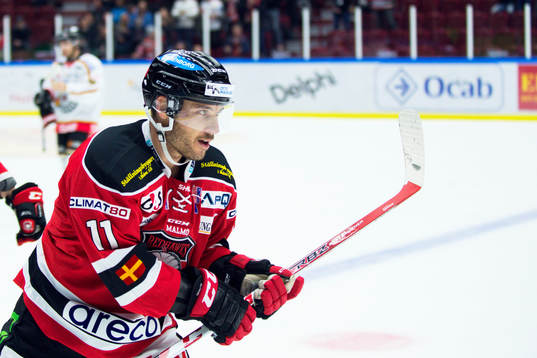 Malmö Redhawks Joey Tenute jublar