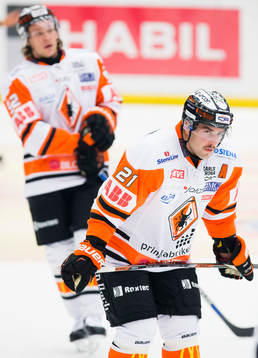 Karlskronas Jesper Olofsson och Riley Holzapfel ser deppiga