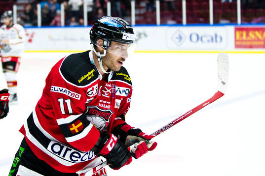 Malmö Redhawks Joey Tenute jublar
