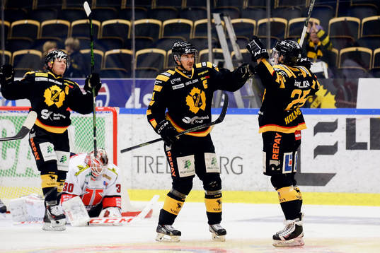 Skellefteås Axel Holmström jublar
