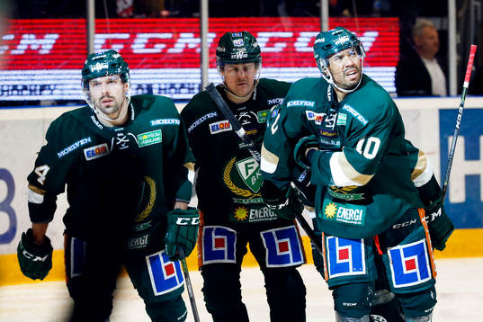 Färjestads Milan Gulas, Mikael Johansson och Robbie Earl