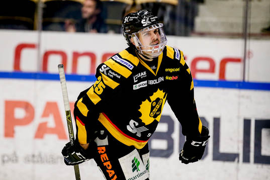 Skellefteås Axel Holmström jublar