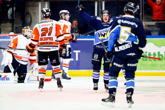 s Mattias Tedenby och Adam Almqvist jublar