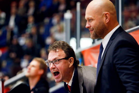 Modos assisterande tränare Fredrik Olausson och tränare