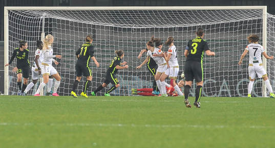 Veronas Valeria Pirone gör 1-1