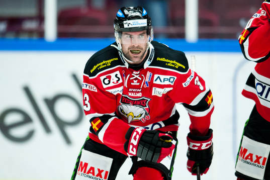 Malmö Redhawks Kent McDonell jublar