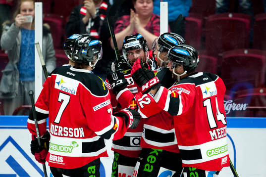 Malmö Redhawks Kent McDonell jublar