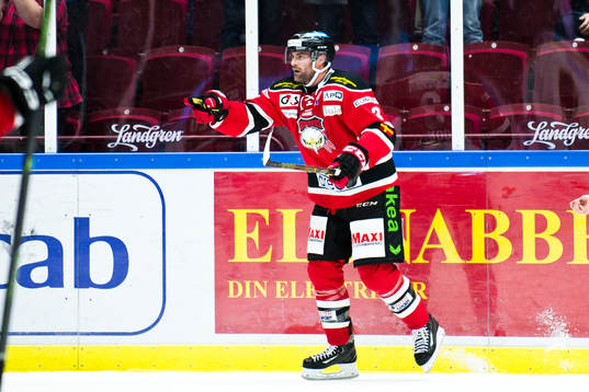 Malmö Redhawks Kent McDonell jublar
