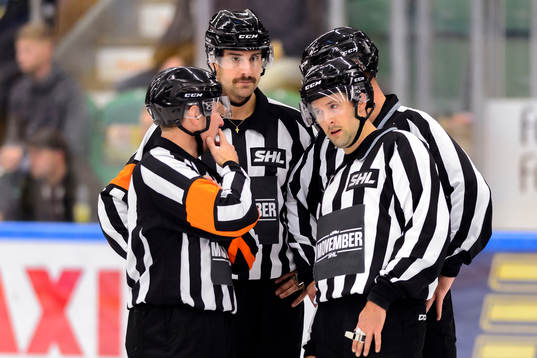 Kvällens domare Mikael Sjöqvist, Wolmer Edqvist ,Anders