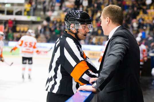 s tränare Johan Lindbom
