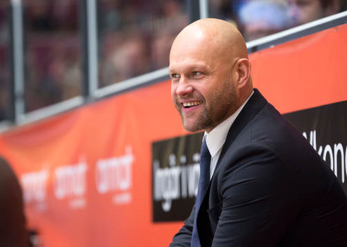 Modos tränare Andreas Johansson Fredrik Olausson ser nöjd