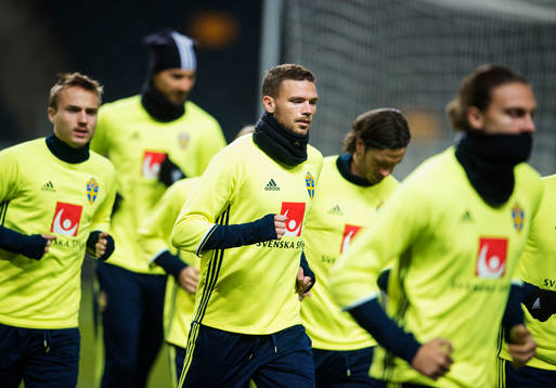 Bläddra bland fler bilder av Fotboll, Sverige, träning