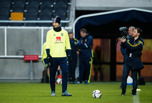 Zlatan Ibrahimovic blir filmad av Onside