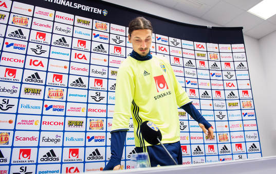 Zlatan Ibrahimovic på en presskonferens