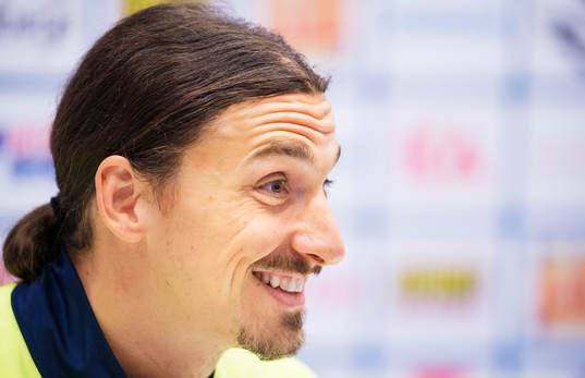 Zlatan Ibrahimovic på en presskonferens