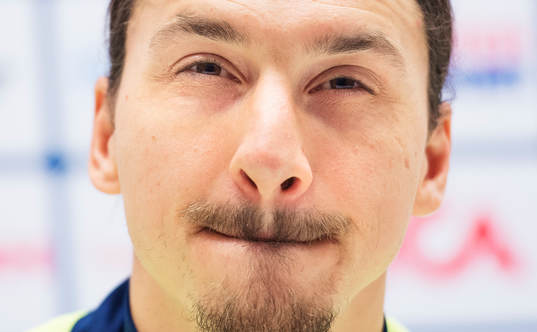 Zlatan Ibrahimovic på en presskonferens