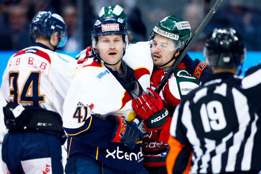 Djurgårdens Patrick Thoresen och Frölundas Patrik Carlsson