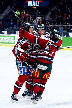 Frölundas Nicklas Lasu firar