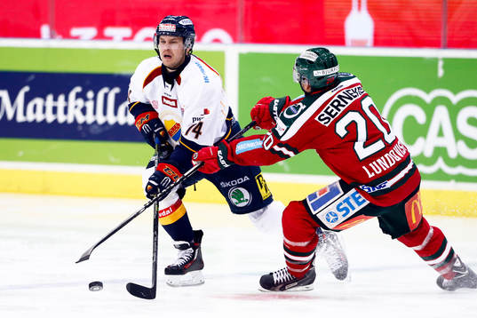 Djurgårdens Tobias Hage och Frölundas Joel Lundqvist
